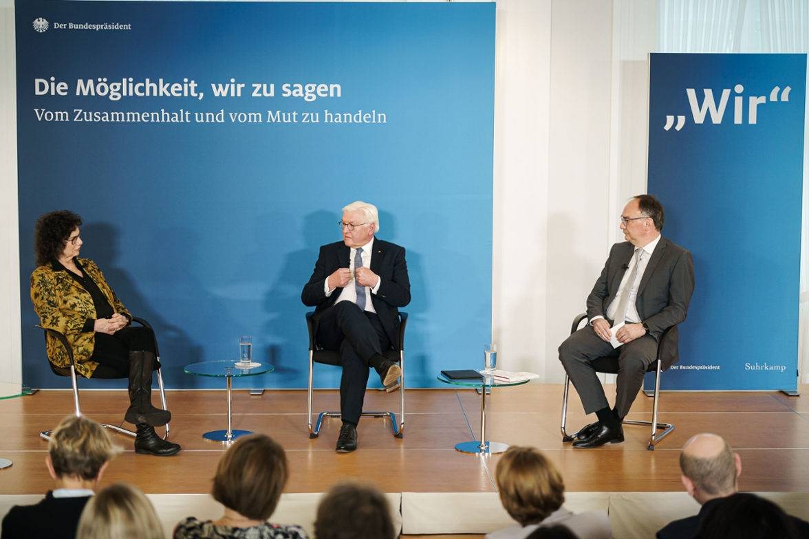 Bundespräsident Frank-Walter Steinmeier bei der Vorstellung seines Buches im Großen Saal von Schloss Bellevue 